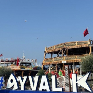 16 AĞUSTOS  2026 GÜNÜBİRLİK  AYVALIK - ŞEYTAN SOFRASI  -  CUNDA ADASI TURU