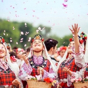 6-7 HAZİRAN 2026 1 GECE KONAKLAMALI KAZANLIK GÜL FESTİVALİ TURU