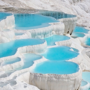 8-10  MAYIS 2026 SALDA GÖLÜ - PAMUKKALE - KULADOKYA -SARDES ANTİK KENTİ TURU