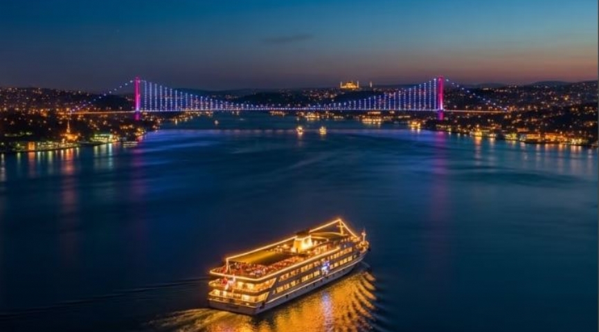 20 ARALIK 2025 YILBAŞI ÖZEL  KADINLAR MATİNESİ & İSTANBUL BOĞAZINDA TEKNE TURU