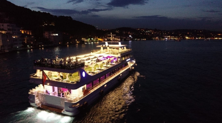 25 NİSAN 2026 KADINLAR MATİNESİ  & İSTANBUL BOĞAZINDA TEKNEDE EĞLENCE TURU