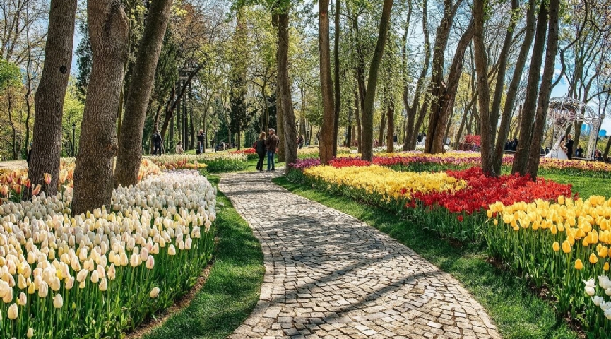 23 NİSAN 2026  LALE FESTİVALİ -  EMİRGAN KORUSU -  ORTAKÖY-  EMİNÖNÜ-  EYÜP SULTAN PİERRE LOTİ TURU