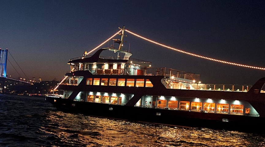 22 KASIM 2025 KADINLAR MATİNESİ  / İSTANBUL BOĞAZINDA TEKNEDE EĞLENCE TURU
